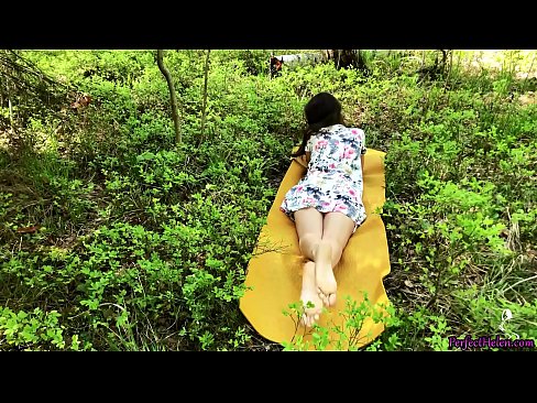 ❤️ Stranger on Tinder masturba a miña coña e fode apaixonadamente no bosque ❤️ Putas en nós ☑